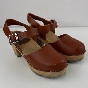 MIA SOFIA Brown Leather Women's Clogs